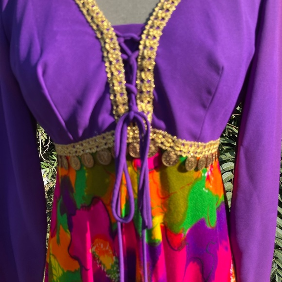 Vintage 1970’s psychedelic handmade barkcloth maxi dress with gold ribbon trim - Picture 3 of 8